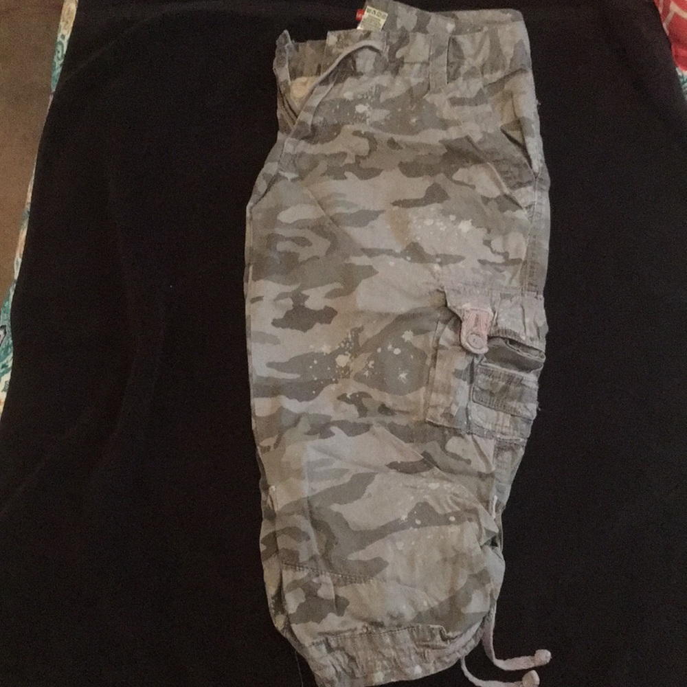 Camo capris